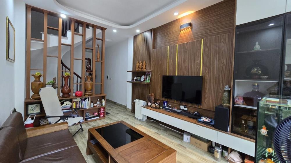 Bán nhà Phan Đình Giót, 5 Tầng, 42m² - Giá 7.95 Tỷ