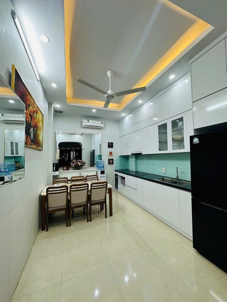 Nhà đẹp 5 tầng An Dương - Ô tô vào nhà, Giá Tốt - Chính Chủ