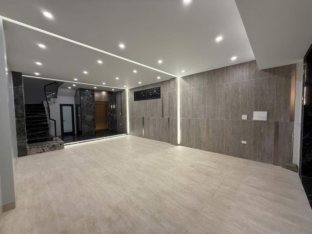 Bán nhà 5 tầng Ngọc Lâm - Gara, Thang Máy, Vỉa Hè - 85m² - Mặt tiền 4.2m - Giá 23.5 tỷ