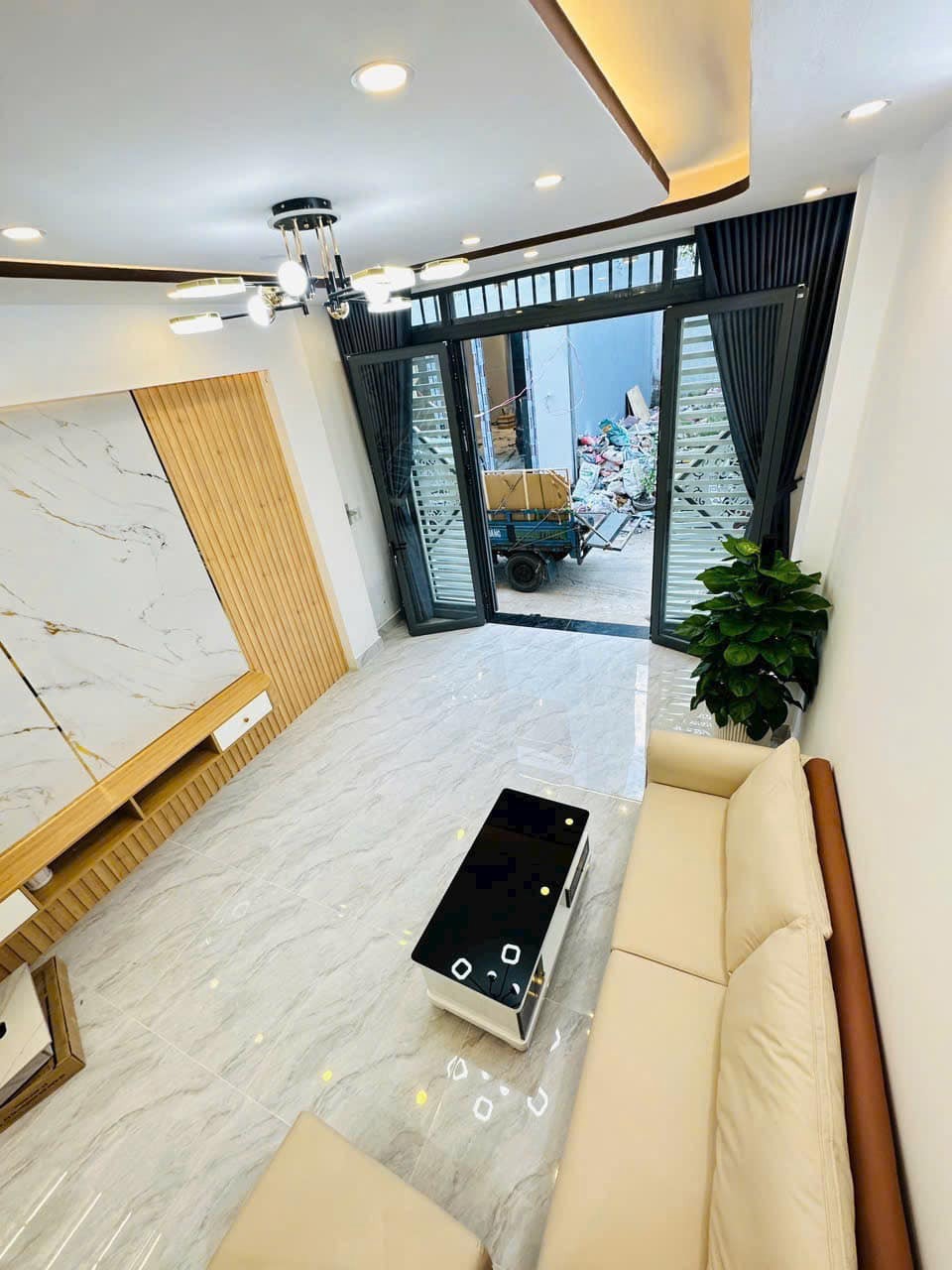 Bán Gấp Nhà Quận 5, 3PN, 4WC, 67m2, Giá 3.55 Tỷ - Tản Đà, Gần ĐH Y Dược