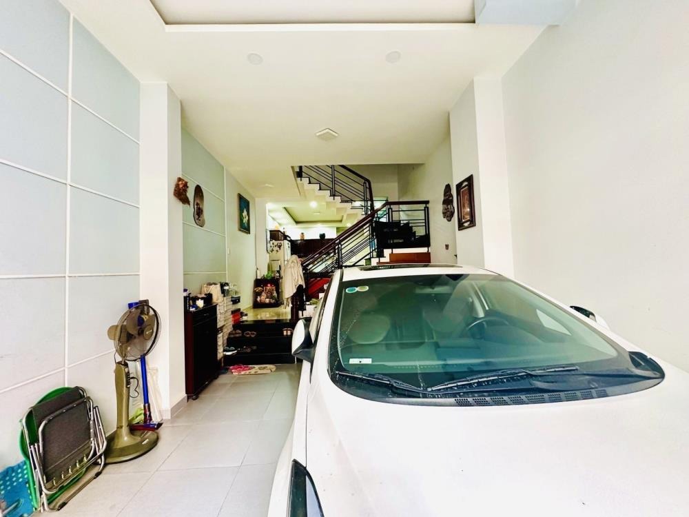 Nhà Mặt Tiền Nguyễn Hiền, Quận 3 - 5 Tỷ050 - Full Nội Thất - Cho Thuê Cao