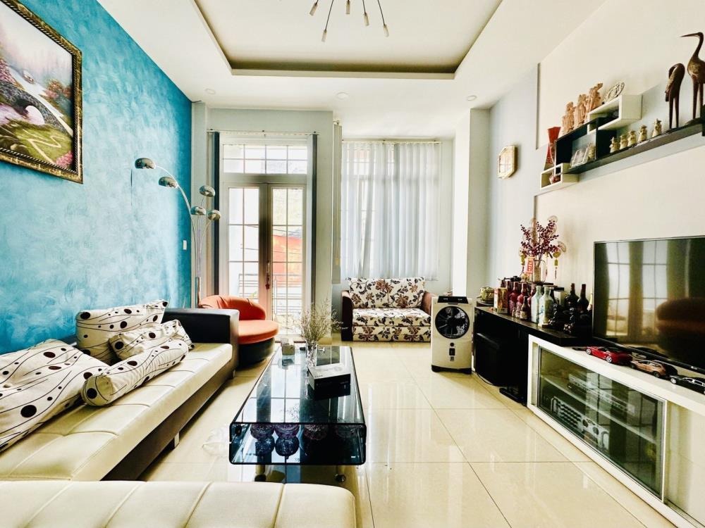 Nhà Mặt Tiền Nguyễn Hiền, Quận 3 - 5 Tỷ050 - Full Nội Thất - Cho Thuê Cao