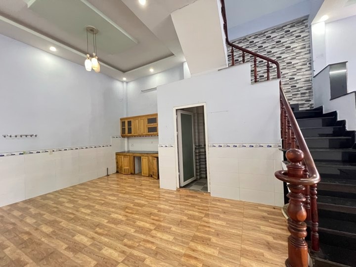 Bán Gấp Nhà Đẹp, Vị Trí Vàng Kinh Doanh - Giá Tốt Nhất Khu Vực