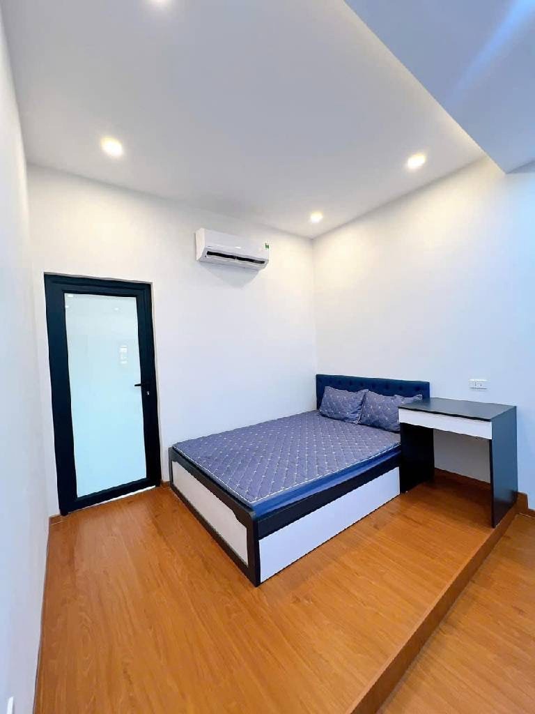 Căn hộ 2PN, 60m2, Vĩnh Hồ - Thái Hà, View Sân Chơi, Giá Tốt