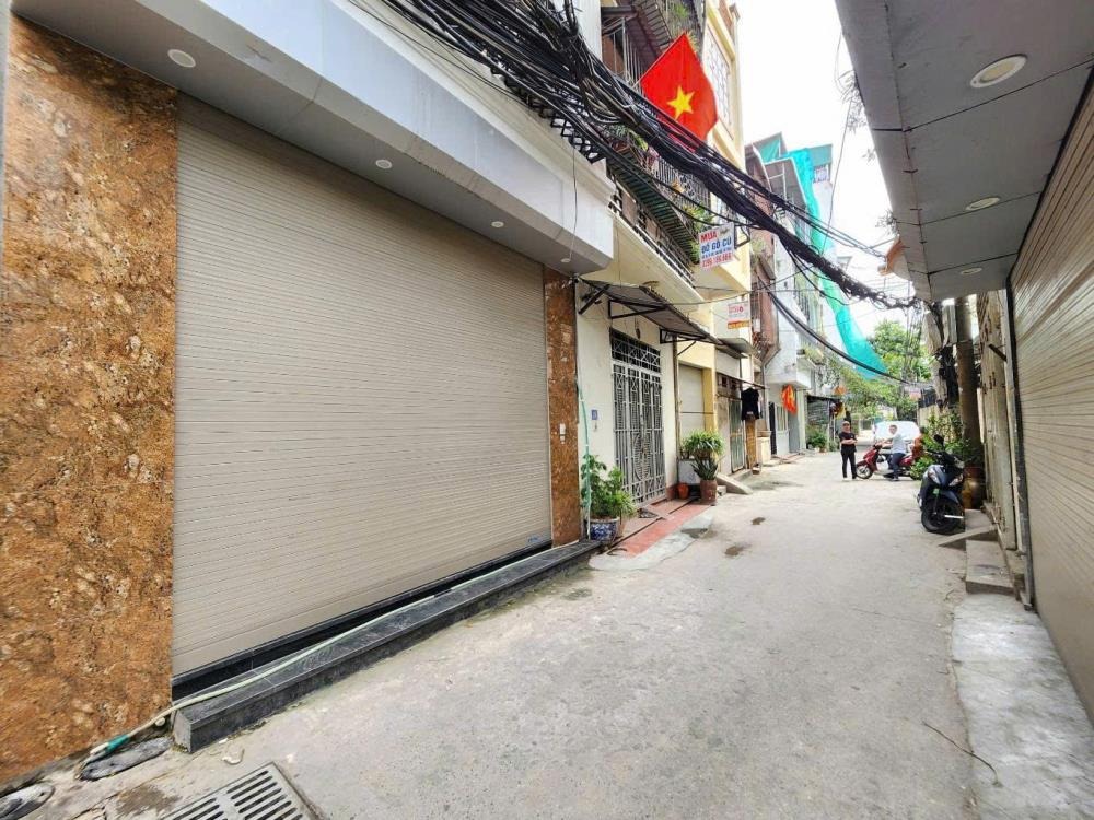 Bán nhà Lĩnh Nam 4 tầng, 51m2, 6 tỷ, Ô tô đỗ cửa