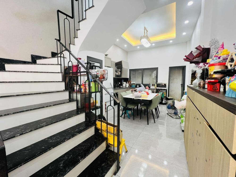 Nhà Mới Lạc Long Quân 58m2 - 4 Tầng - 15.5 Tỷ - Ô Tô Vào Nhà