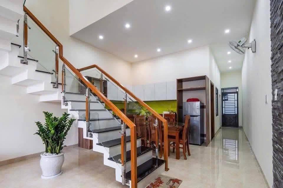 Nhà 1 Trệt 1 Lầu Long An: Giá Chỉ 1.6 Tỷ, Đầu Tư Sinh Lời