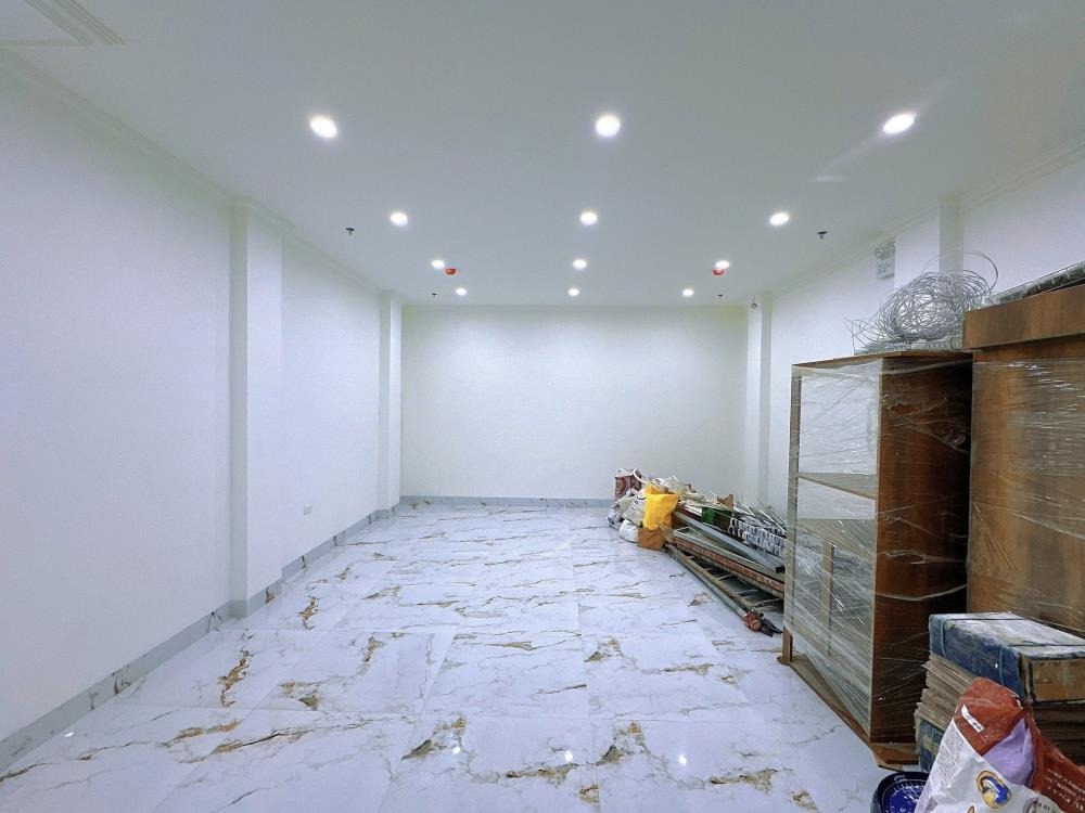 Dòng tiền khủng từ chung cư mini 8 tầng, 25 phòng - Vị trí vàng, ô tô đỗ cửa