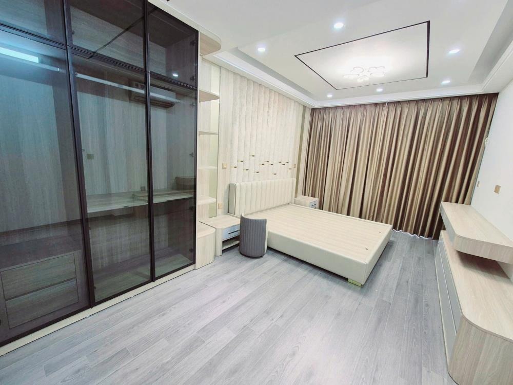 Bán nhà Đội Cấn 6 Tầng, Thang Máy, 5 Căn Hộ - Vị Trí Vàng, Sinh Lời Cao