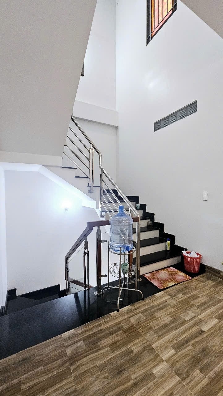 Bán nhà mặt tiền 114m2, 3 Tầng, 4PN tại KDC Nam Khang, Quận 9 - Giá 9.7 tỷ