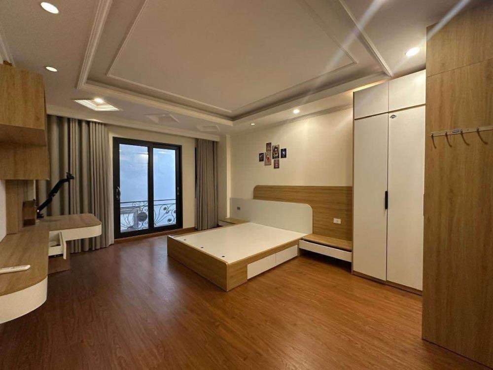 Bán Gấp Nhà Mặt Ngõ Lạc Long Quân, Tây Hồ - 14 Tỷ, Ô Tô Đỗ Cửa