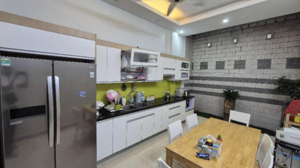 Bán nhà phố Đê La Thành - Ô tô vào nhà - Dân trí cao - An ninh tốt