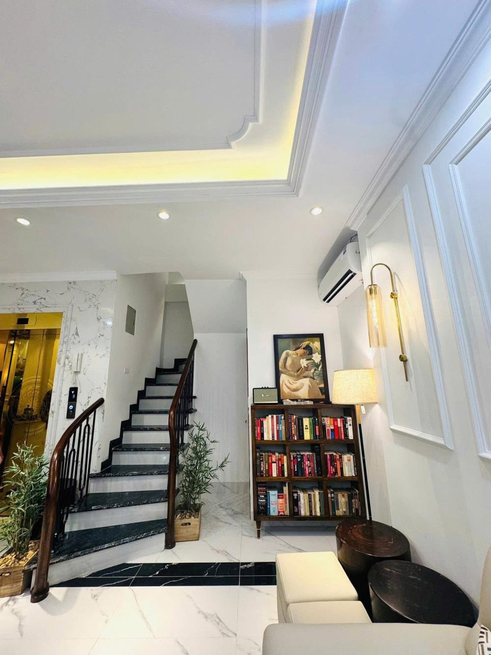 Bán nhà riêng Hà Nội: Hồng Mai - Lô Góc - Thang Máy - Sổ Đỏ