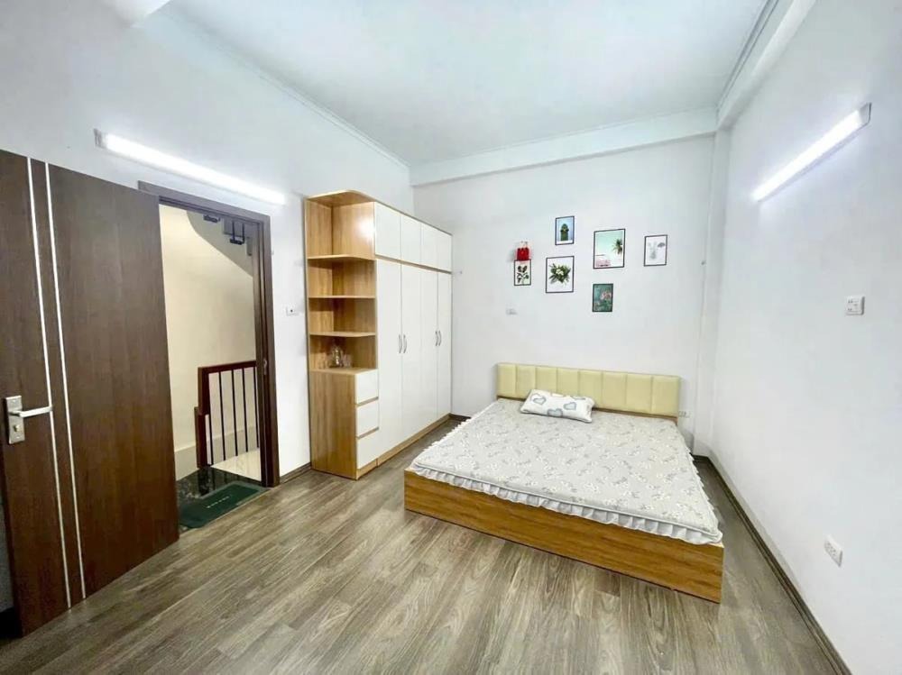 Bán nhà thọ lão, hàng xóm phố cổ: 40m2, 5 tầng, 8.3 tỷ - Vị trí đắc địa, tiềm năng lớn