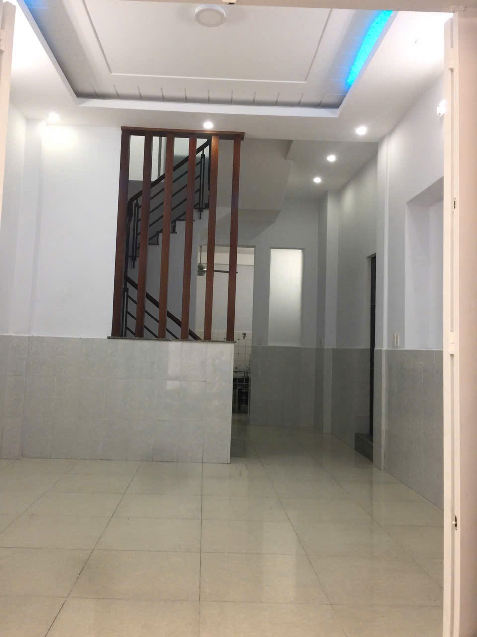 Bán nhà mới 4 tầng Phú Nhuận, xe hơi dừng trước cửa, 7.1 tỷ TL