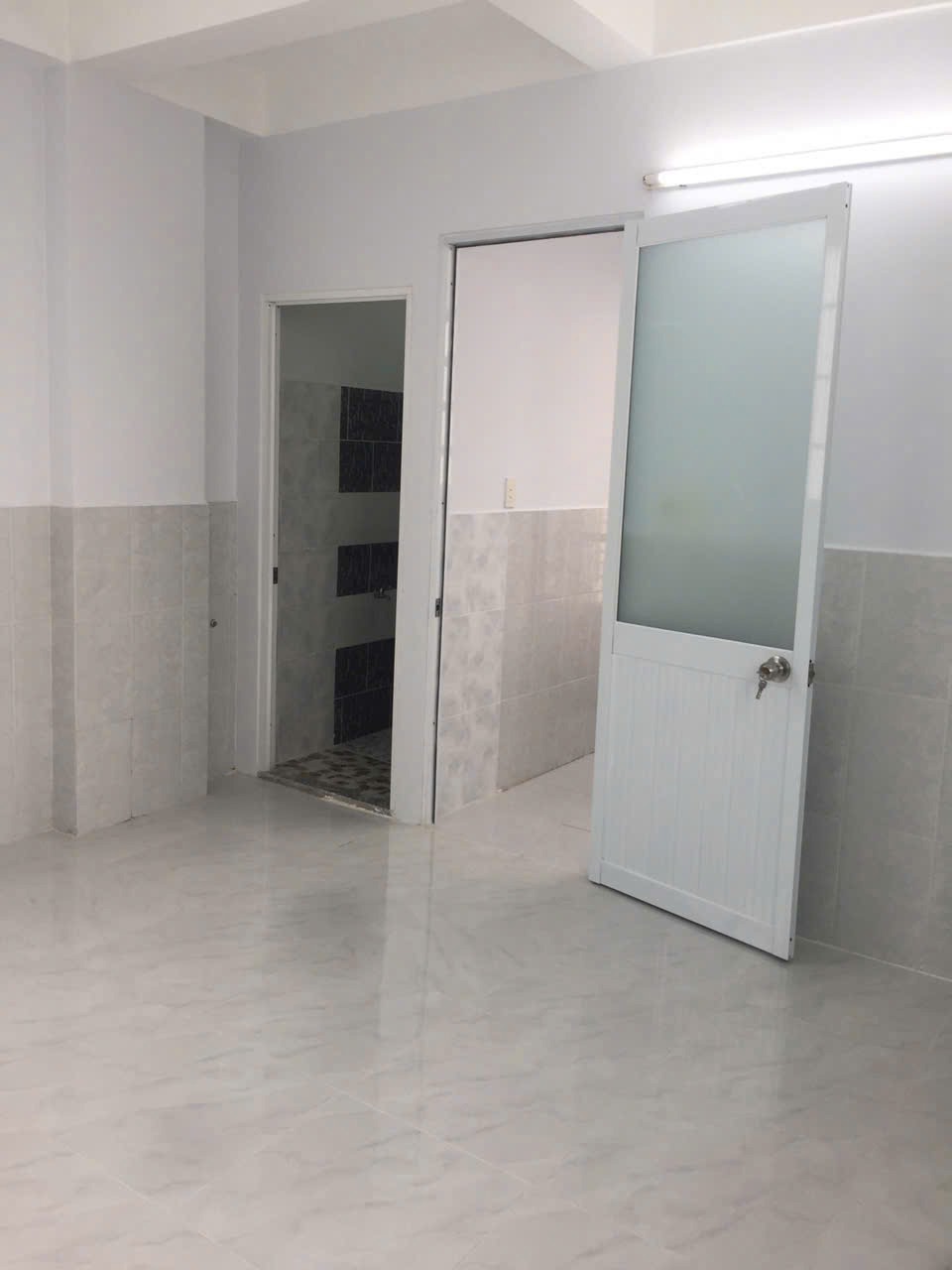 Bán nhà mới 4 tầng Phú Nhuận, xe hơi dừng trước cửa, 7.1 tỷ TL