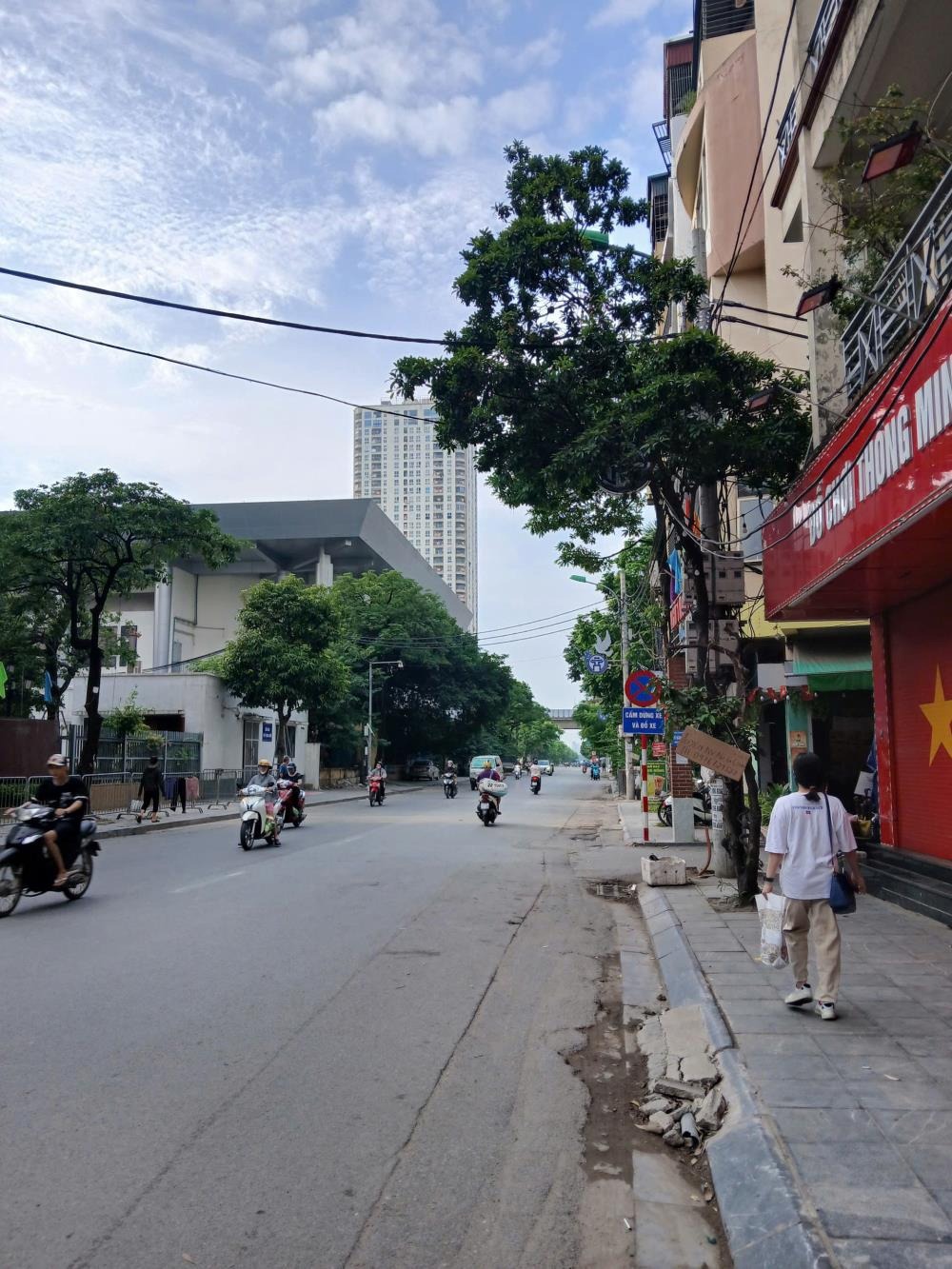 Nhà 4 Tầng, 4 Phòng Ngủ - Giá 8.2 Tỷ - Vị Trí Đắc Địa
