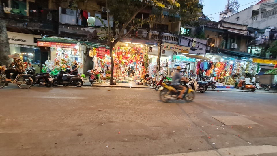 Bán nhà mặt phố Quận Hoàn Kiếm - 89m2, 2 Tầng, MT 5.5m, Vỉa Hè - 79 tỷ