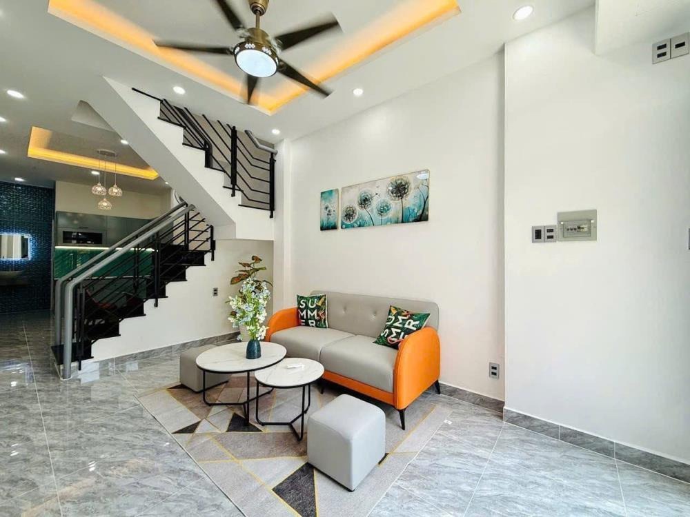 Bán nhà riêng 3 tầng, 3PN Tân Bình - 5.85 tỷ full nội thất