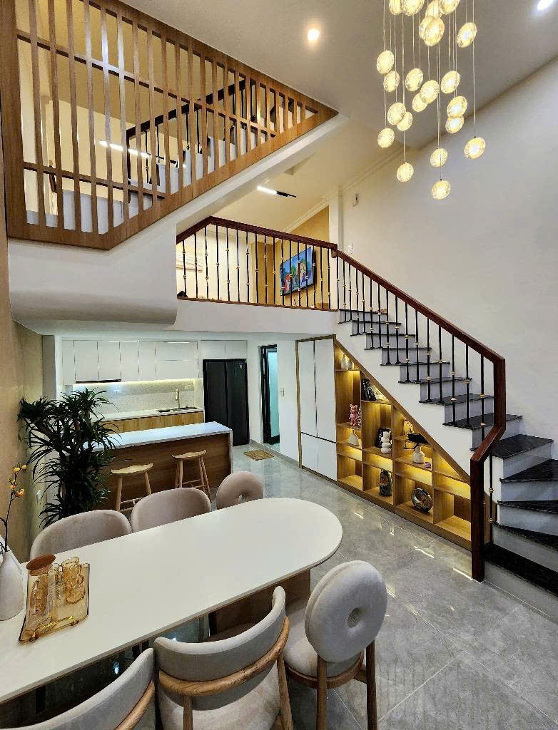 Bán nhà 40m2 phố Bạch Mai - Lô Góc - Thiết Kế Đẹp - Full Nội Thất - 7.8 Tỷ
