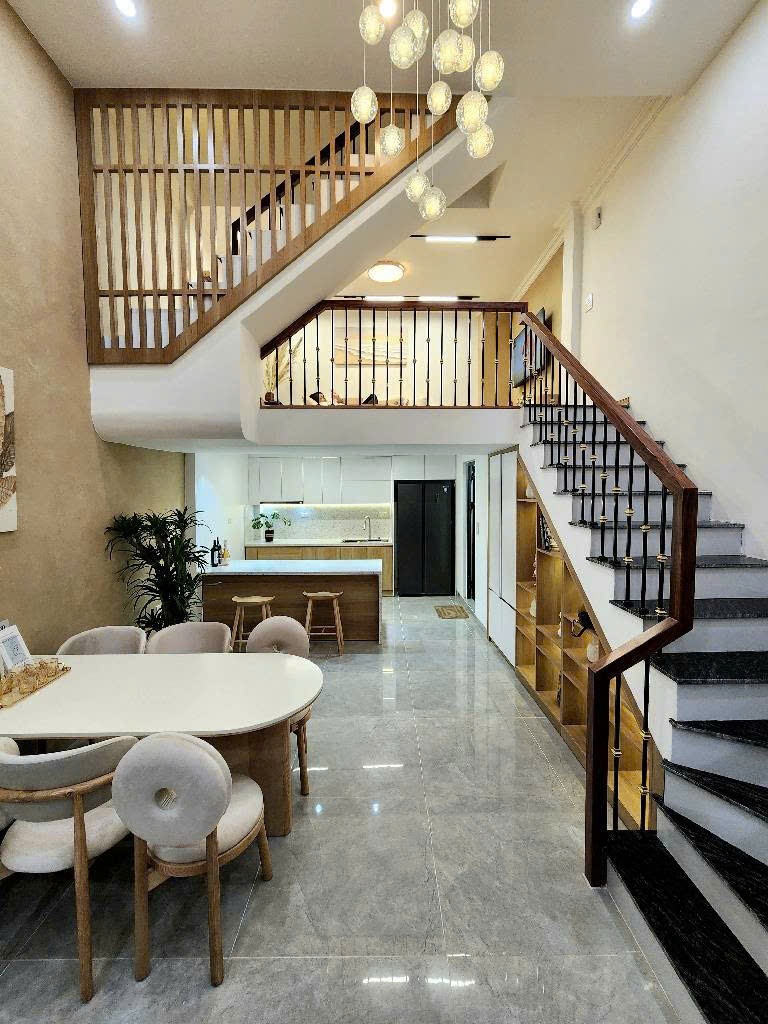 Bán nhà 40m2 phố Bạch Mai - Lô Góc - Thiết Kế Đẹp - Full Nội Thất - 7.8 Tỷ