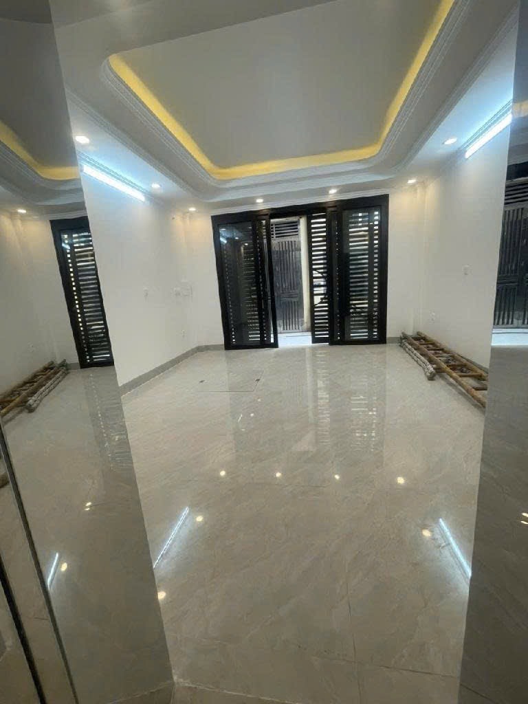 Bán nhà Xuân Đỉnh 35m2, 7 tầng, mặt tiền 4.4m, thang máy, nội thất