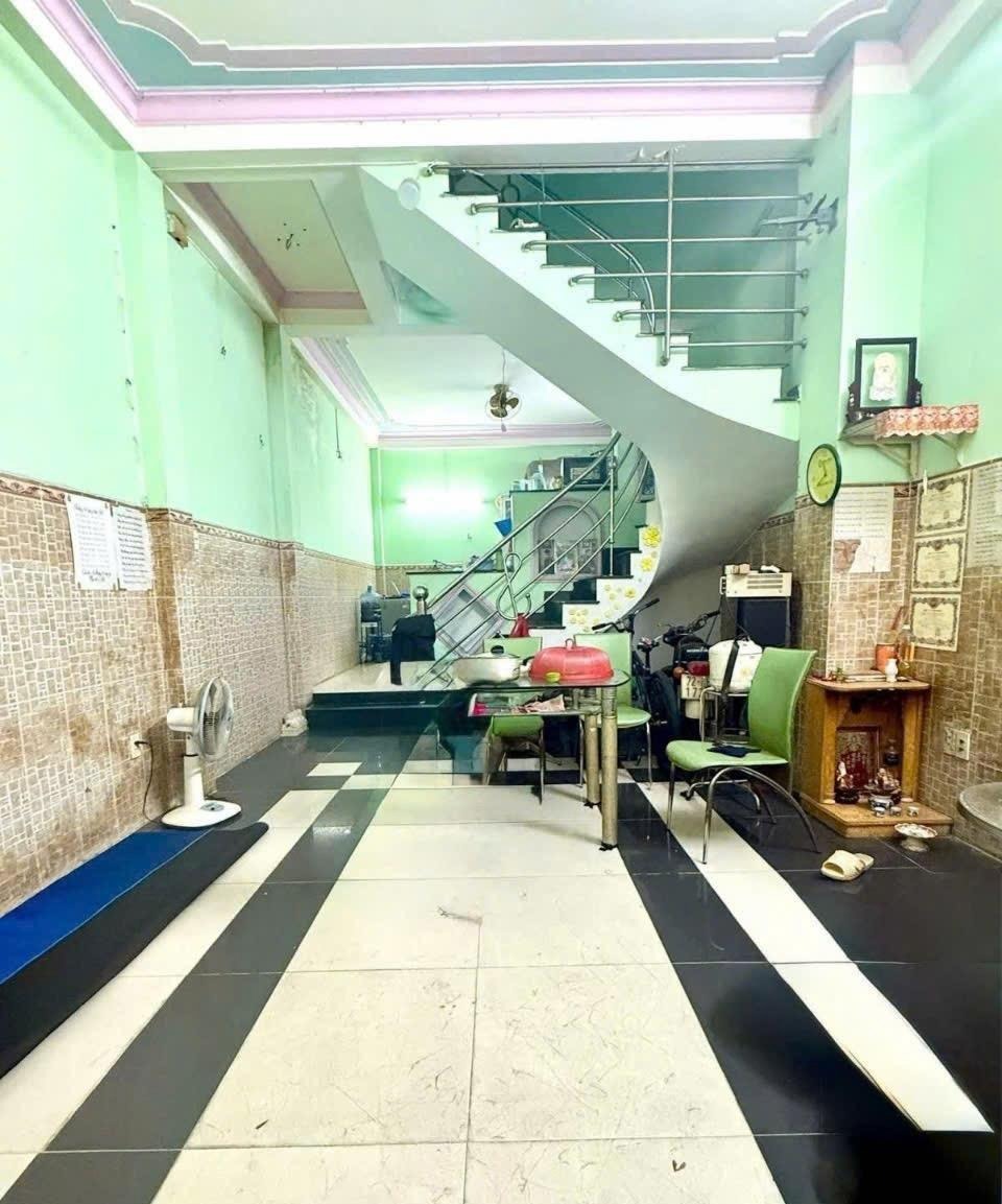 Nhà phố 4 tầng, 4PN Lạc Long Quân, Tân Bình - Giá 5.7 tỷ