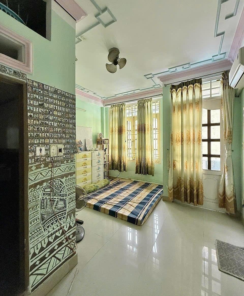 Nhà phố 4 tầng, 4PN Lạc Long Quân, Tân Bình - Giá 5.7 tỷ
