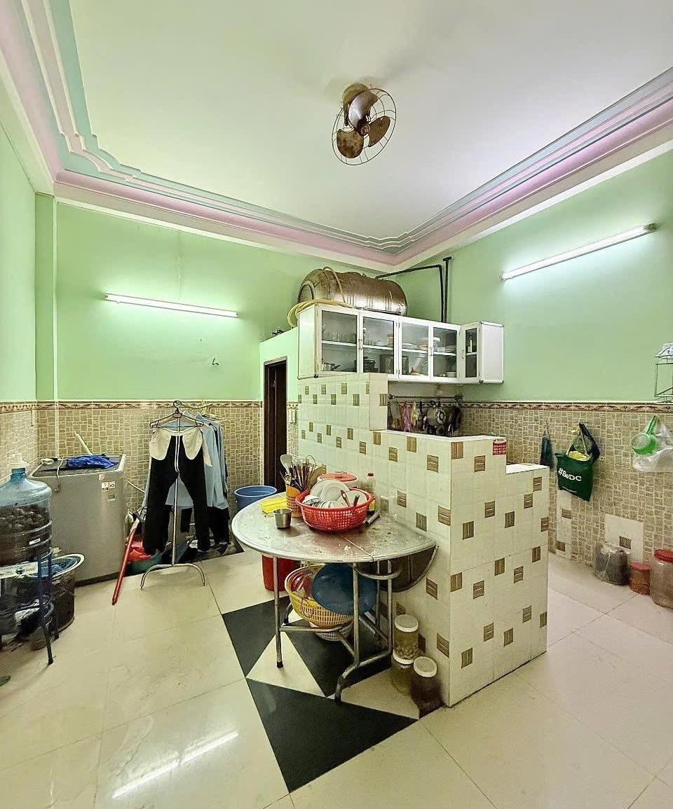 Nhà phố 4 tầng, 4PN Lạc Long Quân, Tân Bình - Giá 5.7 tỷ