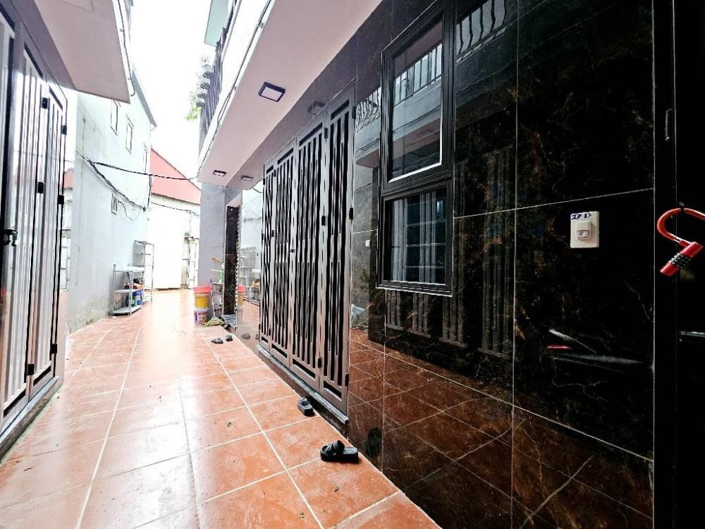 Bán nhà gần Học viện Tài chính: 32m² x 5 tầng, 5 tỷ, sẵn ở