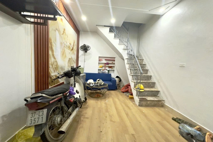 Siêu hiếm Nhà đẹp 75m ra Phố Bạch Mai 23m *4T giá chỉ nhỉnh 3 tỷ Sổ đỏ cất két