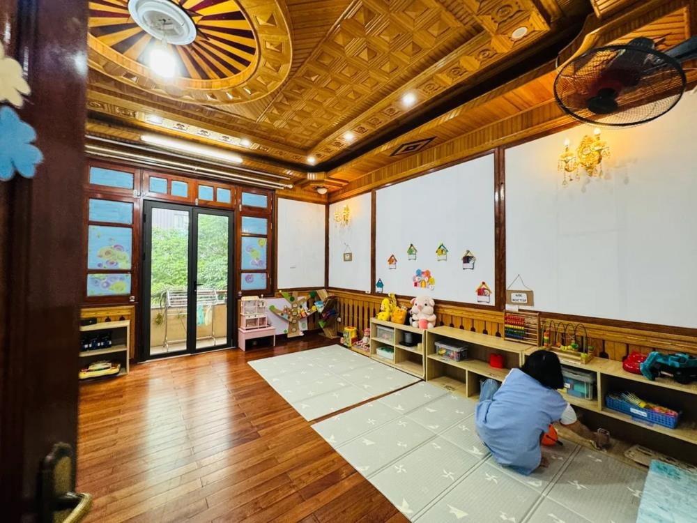 Bán Biệt Thự Cao Cấp Cầu Giấy - Vị Trí Đắc Địa, Giá Tốt