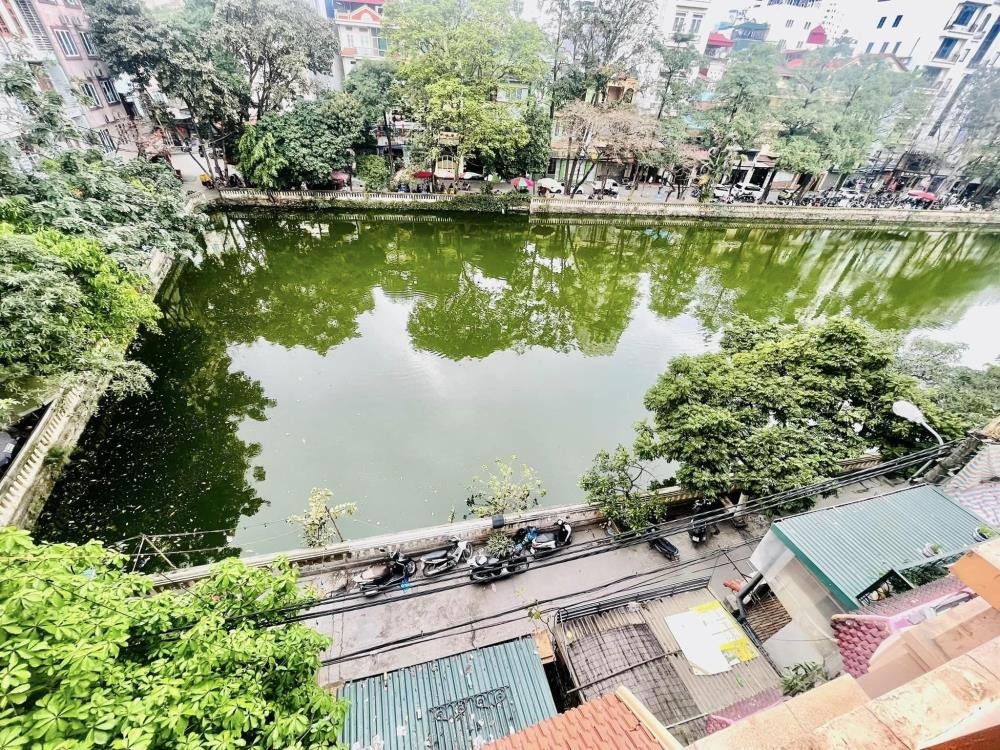Bán Nhà Phố Trần Duy Hưng: 125m2, 4 Tầng, Mặt Tiền 8.2m, View Hồ, Giá 53.5 Tỷ
