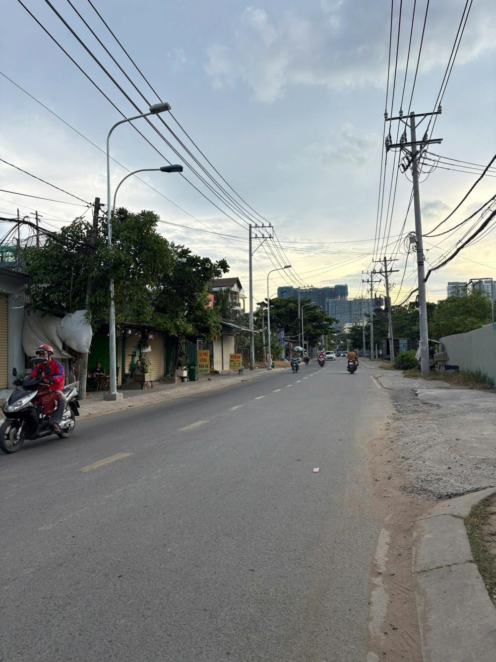 Mặt tiền đường Gò Ô Môi - Nhà Nát Tiện Xây - 160m2 - Quận 7 - Giá Tốt
