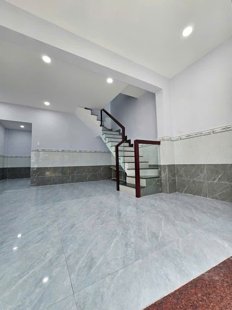 Nhà Mới Quận 7 - 3.79 Tỷ - 2PN, 2WC - Vị Trí Đắc Địa
