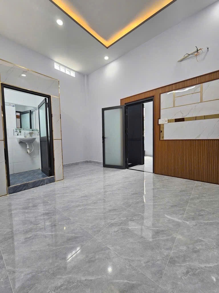 Nhà Mới Quận 7 - 3.79 Tỷ - 2PN, 2WC - Vị Trí Đắc Địa
