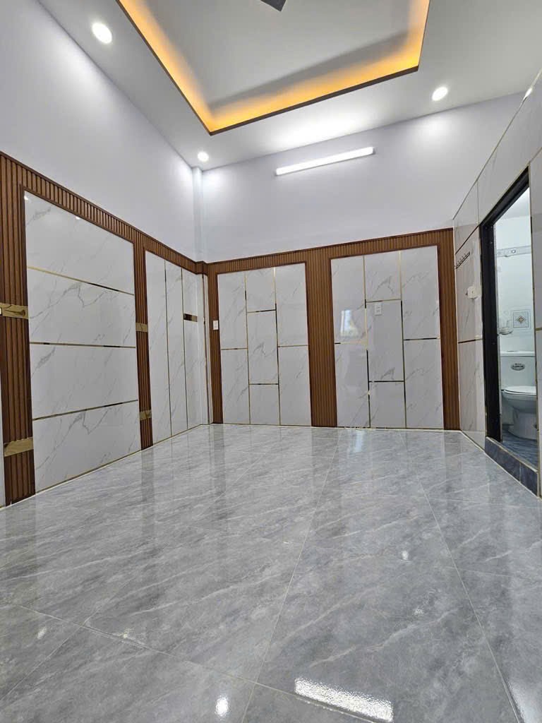 Nhà Mới Quận 7 - 3.79 Tỷ - 2PN, 2WC - Vị Trí Đắc Địa