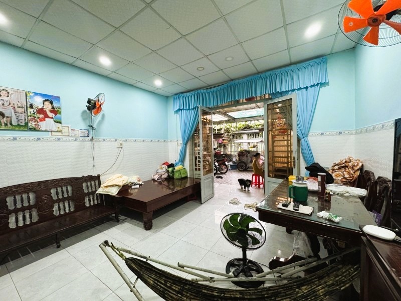Bán Nhà Lớn, 5PN, Trung Tâm Long Trường Quận 9 - Vị Trí Đắc Địa, Tiện Lợi