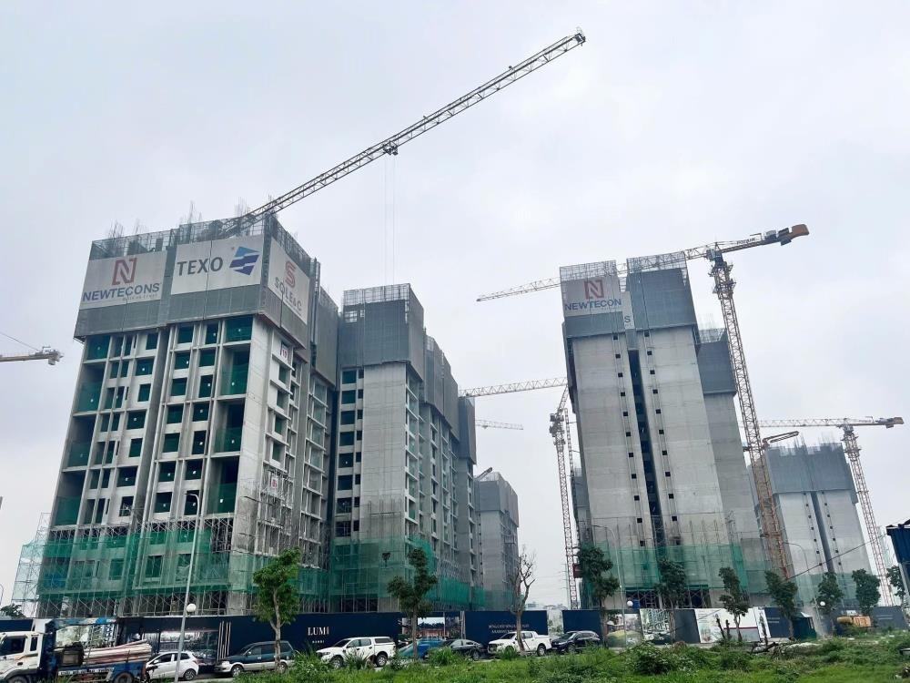 Bán Gấp Căn 2PN, 2WC, 74m2 Lumi Hanoi View Bể Bơi - Giá 5.59 Tỷ