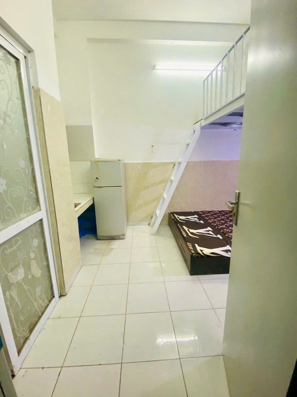 Bán Nhà Dòng Tiền Mặt Tiền Lê Văn Hiến, 9.5 Tỷ, 41m2, Kinh Doanh Đỉnh Cao