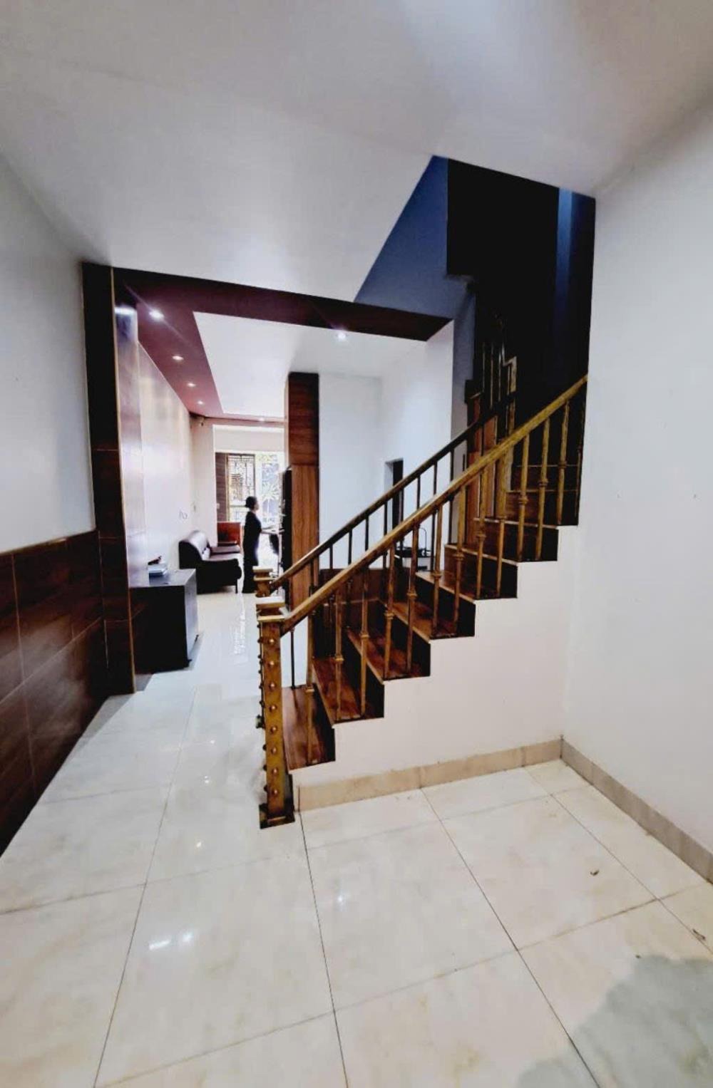 Nhà Mặt Tiền Tân Bình - 80m2, 3 Tầng BTCT, Vị Trí Đắc Địa Gần Ngã Tư Bảy Hiền