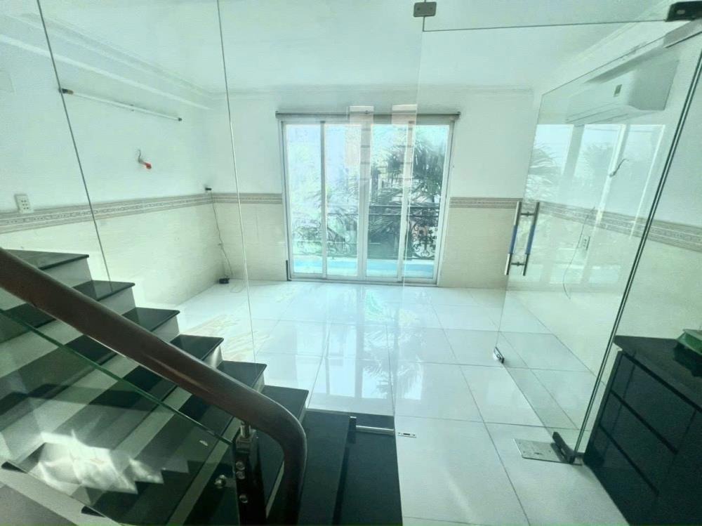 Bán Nhà Gần Bắc Hải Quận 10, 4 Tầng, 4.5 Tỷ - Vị Trí Đắc Địa