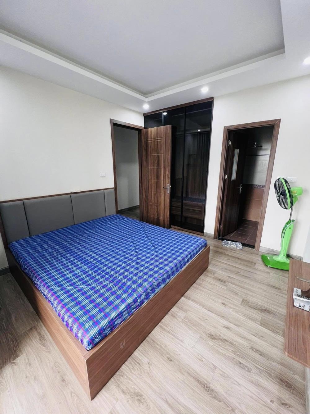 Căn hộ góc 3PN cao cấp 95m2 tại Cầu Giấy - Full nội thất - Giá 7.35 tỷ