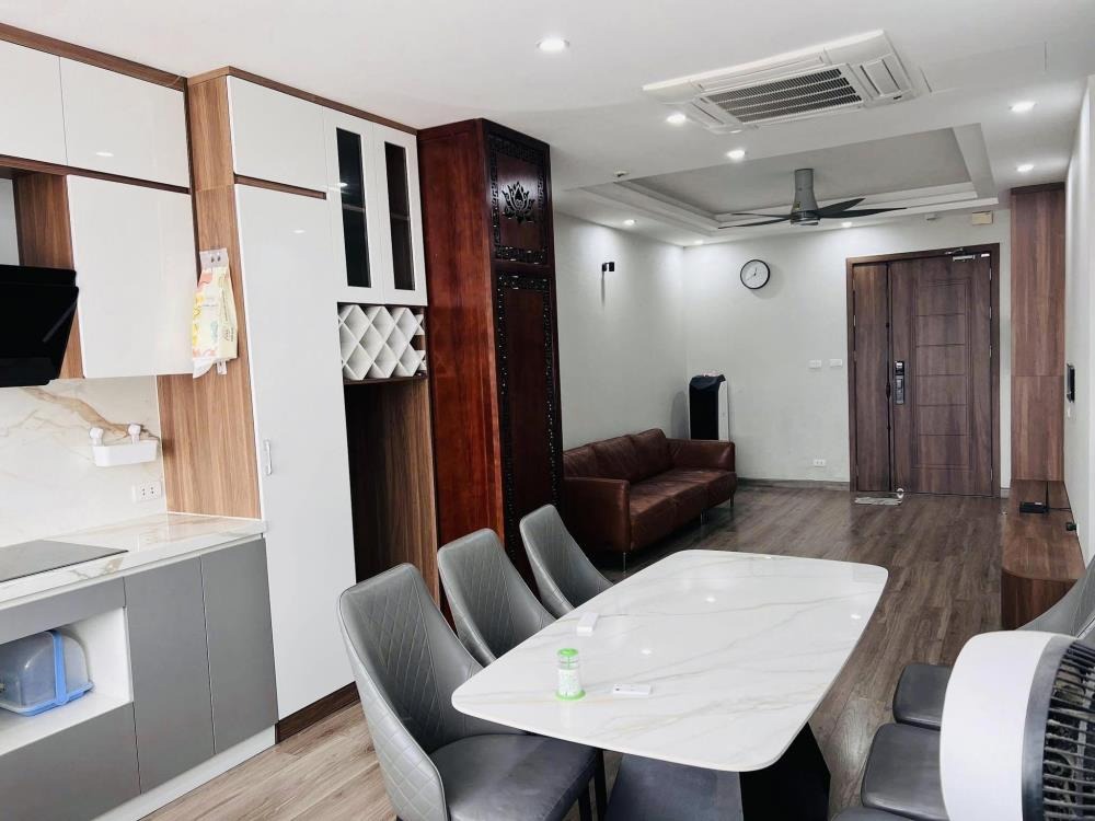 Căn hộ góc 3PN cao cấp 95m2 tại Cầu Giấy - Full nội thất - Giá 7.35 tỷ
