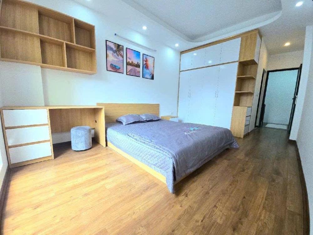 Bán Nhà Phố Lĩnh Nam 5 Tầng, 6 Tỷ, Ô Tô Đỗ, Nội Thất Cao Cấp