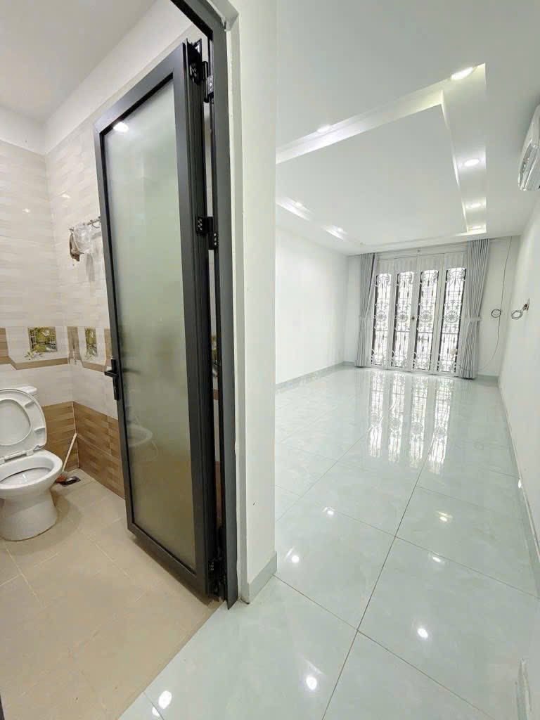 Bán nhà 45m² Tô Hiến Thành, Quận 10 - 5.8 tỷ, HXH, 4PN, Full tiện nghi