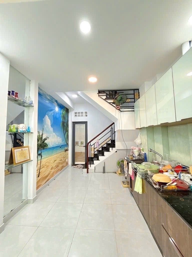 Bán nhà 45m² Tô Hiến Thành, Quận 10 - 5.8 tỷ, HXH, 4PN, Full tiện nghi