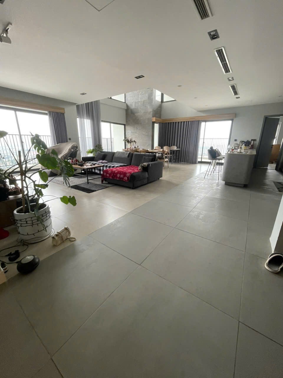 Nhượng Căn Duplex Cao Cấp Lotus Sài Đồng - 383m2 - View Phố - Full Đồ Nhập