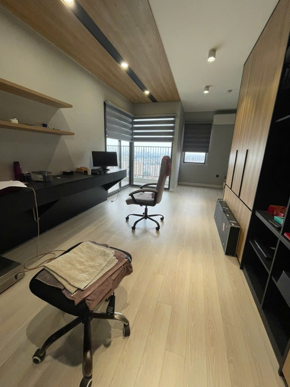 Nhượng Căn Duplex Cao Cấp Lotus Sài Đồng - 383m2 - View Phố - Full Đồ Nhập