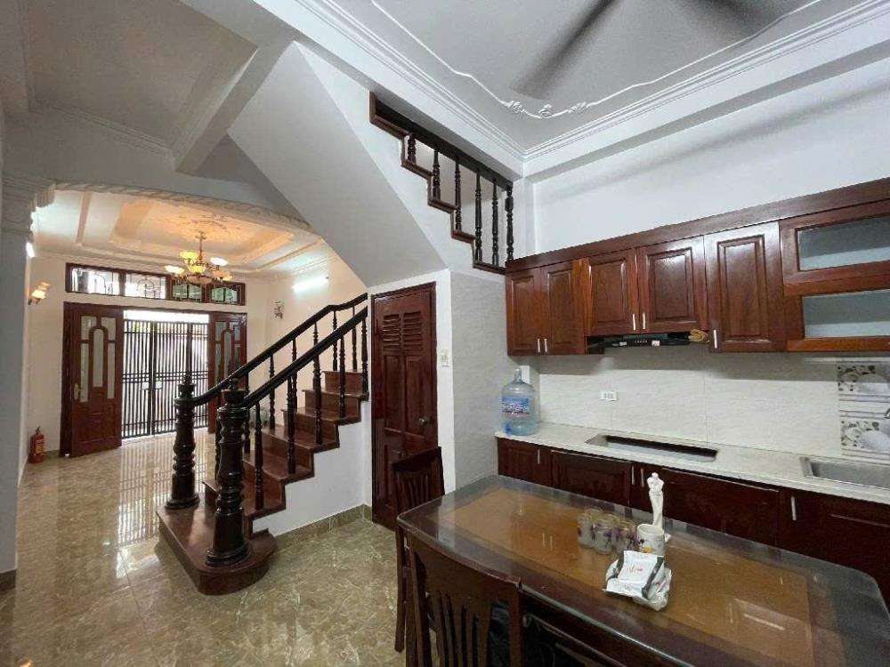 Nhà đẹp Đội Cấn - 40m2, 5 tầng, 6 phòng ngủ - Giá 8 tỷ+